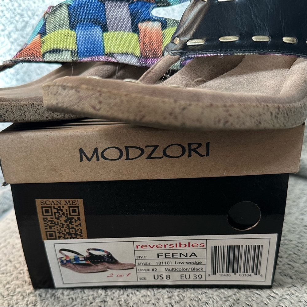 Modzori reversible Feena sandals with low wedge. Twist to change. Size 8, $60 - Picture 5 of 7